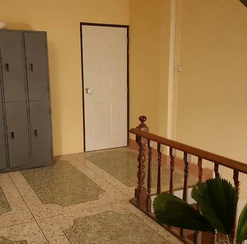 Naret Coliving Ostello *