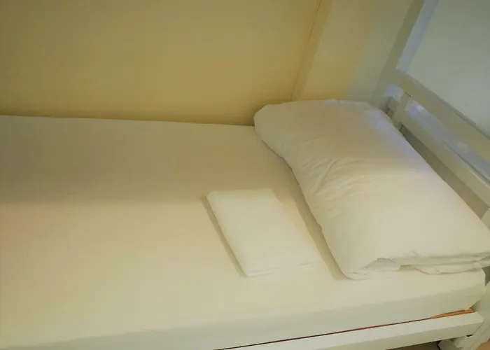 Naret Coliving Ostello *