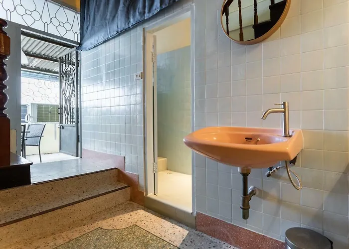 Naret Coliving Ostello